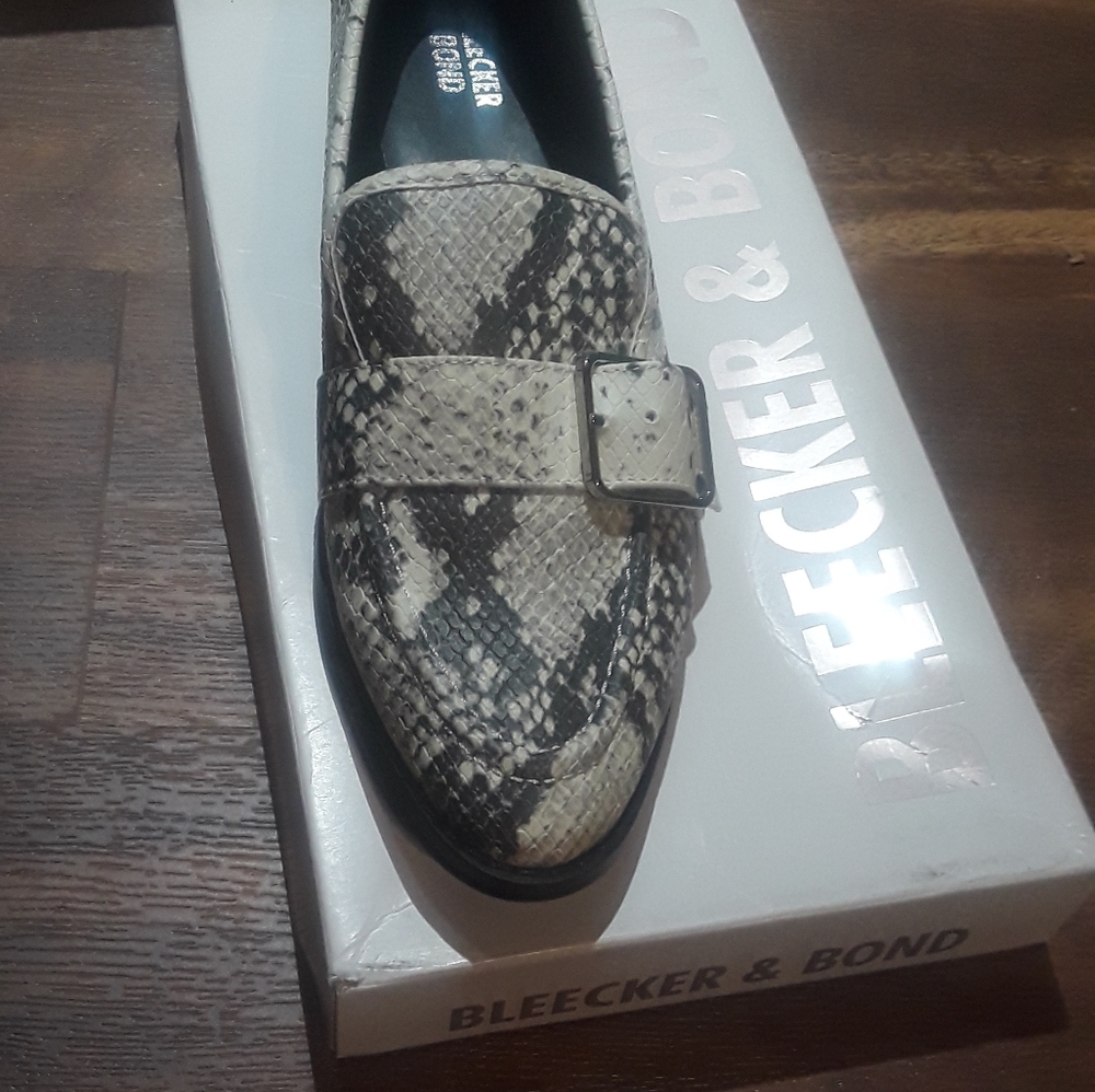 Snake print loafer NIB